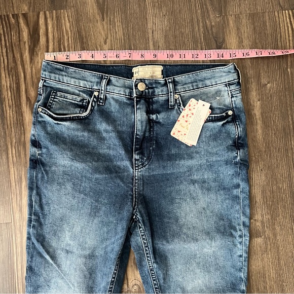 Free People NWT High Waist Skinny Distressed Jeans - Picture 10 of 15